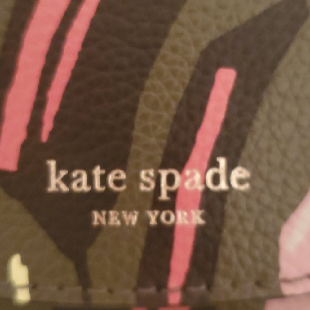 Kate Spade Wallet on a chain - Picture 3 of 16